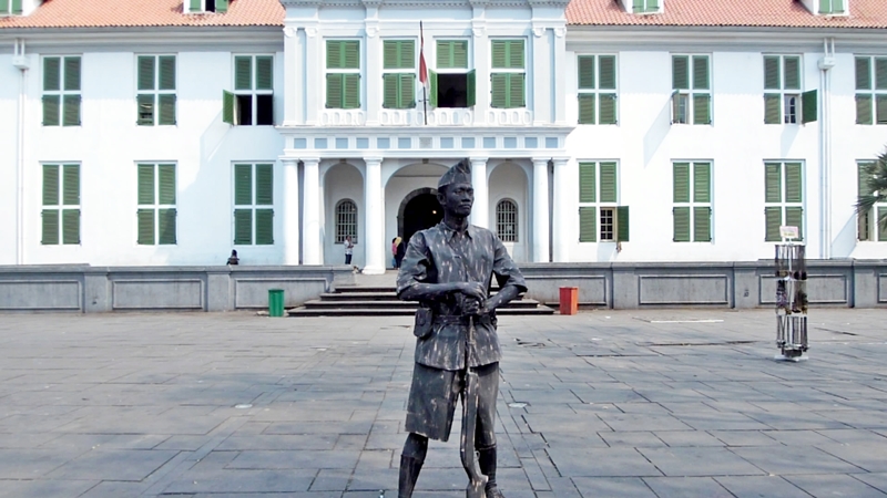 Patung Hidup di Kota Tua