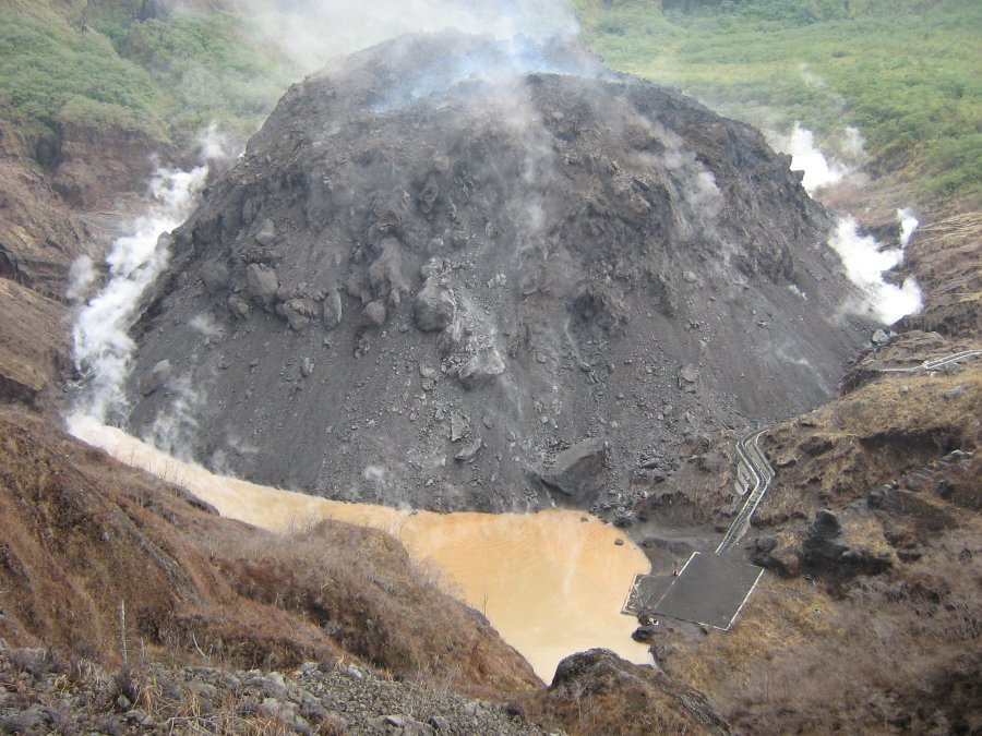 Gara-Gara Wanita, Gunung Kelud Mengamuk!