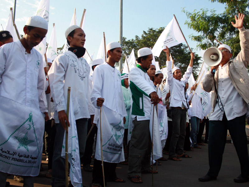 Ruhut: Banyak Celah Hukum untuk Tangkap Habib Rizieq. Waktunya FPI Dibekukan?