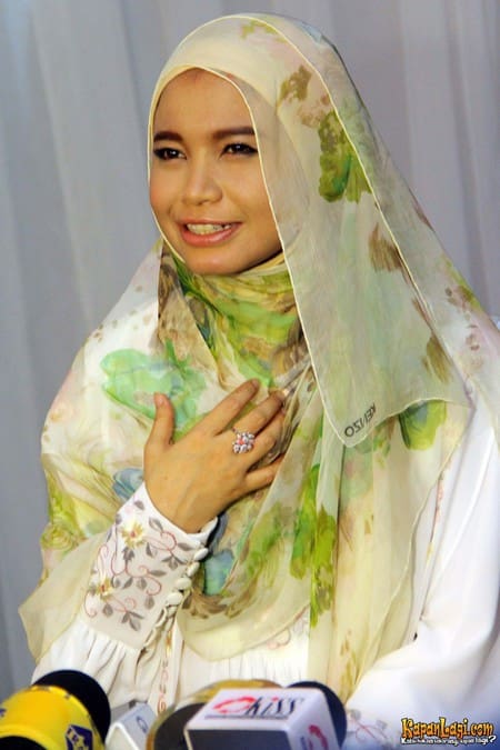 15 Daftar Artis Indonesia Yang Berjilbab