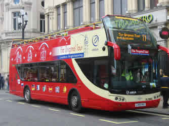 Jokowi: Bus tingkat wisata di Jakarta lebih bagus dari London