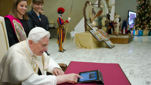 Pesan Twitter pertama Paus Benediktus
