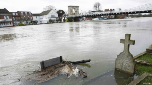  Sungai Thames meluap, Inggris pun banjir