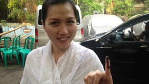 &#91;PIC&#93; Waww ... Warga Berbondong2 ke TPS Nyoblos, Jangan Lupa 1 Jarinya di Celup yak!