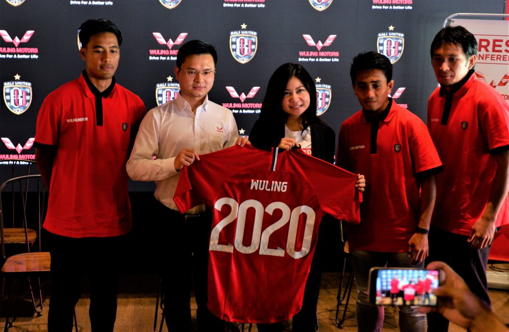 GOKIL!! Wuling Motors Sekarang Jadi Sponsor Utama Bali United Musim 2020