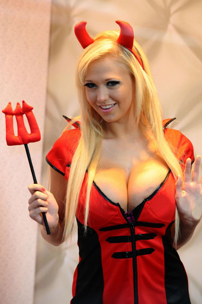 Sophie reade,mantan pacar balotelli favorit para kaskuser..bocah jgn masuk!! &#91;BB 17+&#93;