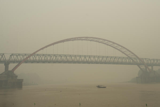 Kabut Asap di Pekanbaru Makin Menguning