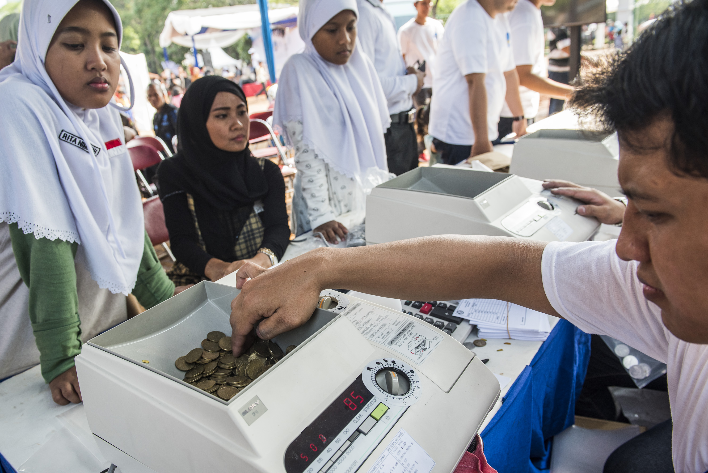 beli-motor-rp-33-juta-pakai-koin-warga-depok-menabung-5-tahun