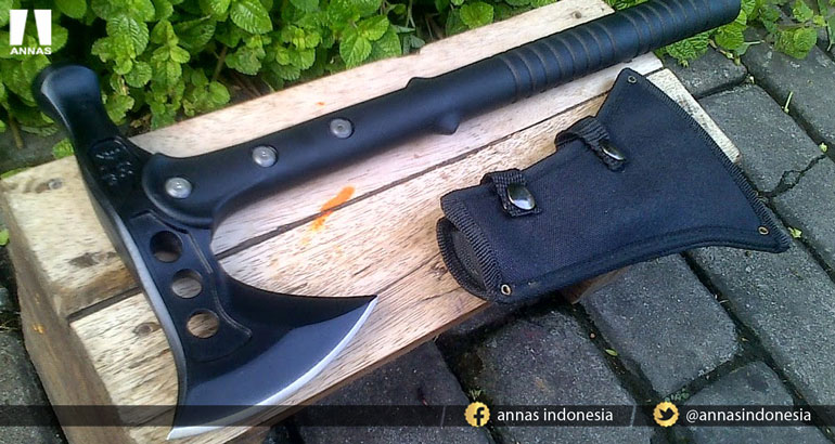 matius-hujamkan-kapak-ke-leher-istri-banjir-darah