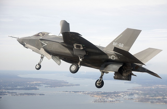 LHD and F-35B: the debate opens up
