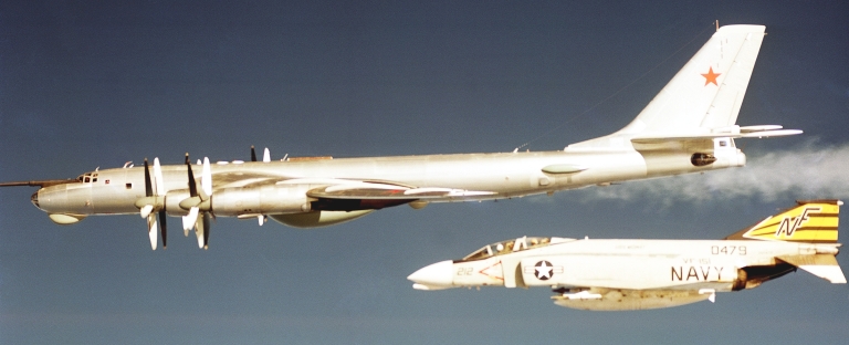 (Mengenal lebih jauh) Tupolev Tu-95 and Tu-142 Bear