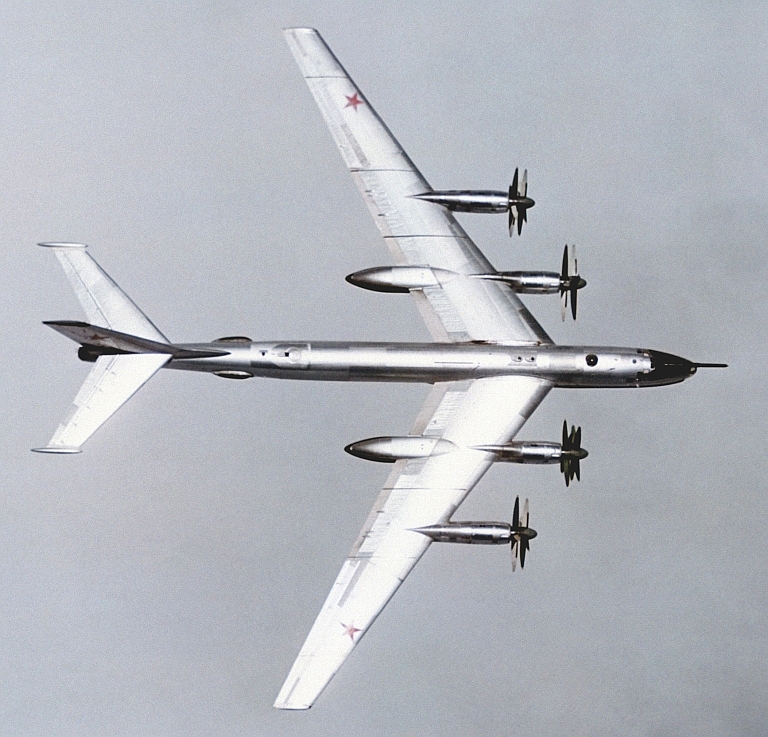 (Mengenal lebih jauh) Tupolev Tu-95 and Tu-142 Bear