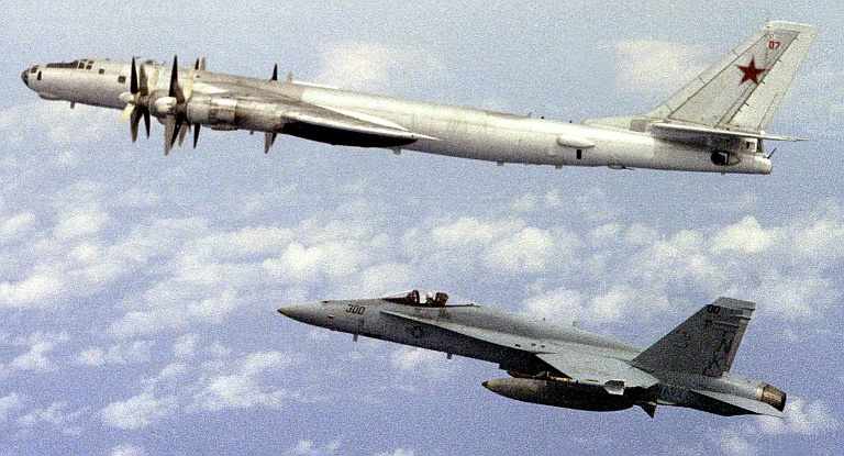 (Mengenal lebih jauh) Tupolev Tu-95 and Tu-142 Bear