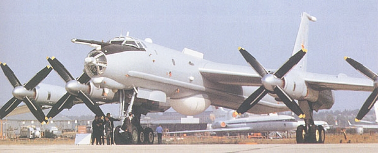 (Mengenal lebih jauh) Tupolev Tu-95 and Tu-142 Bear