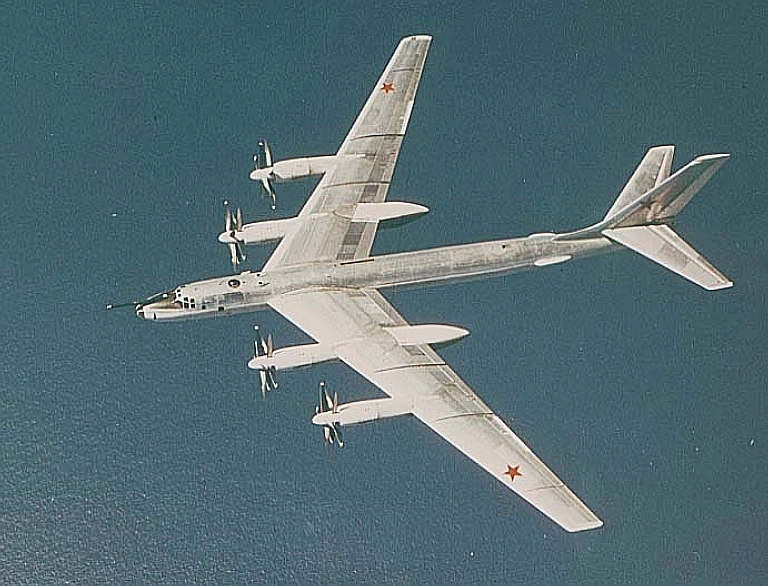 (Mengenal lebih jauh) Tupolev Tu-95 and Tu-142 Bear