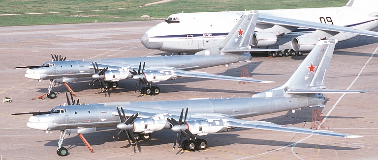 (Mengenal lebih jauh) Tupolev Tu-95 and Tu-142 Bear