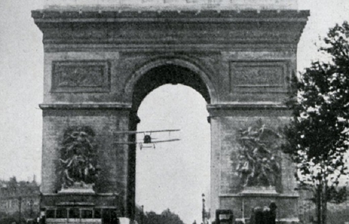 Melihat Sisi Lain Dari Kemegahan Arc de Triomphe