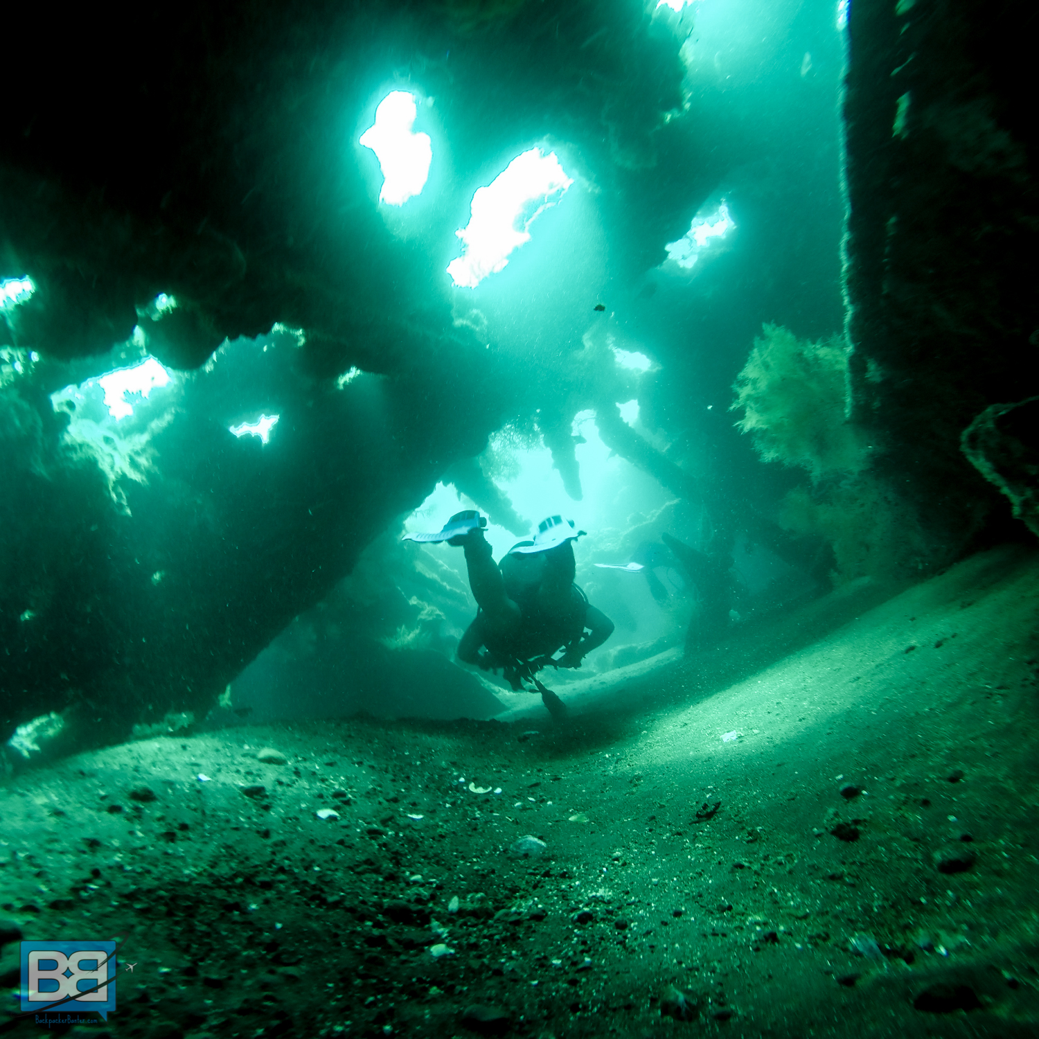 10-lokasi-diving-paling-hits-di-bumi