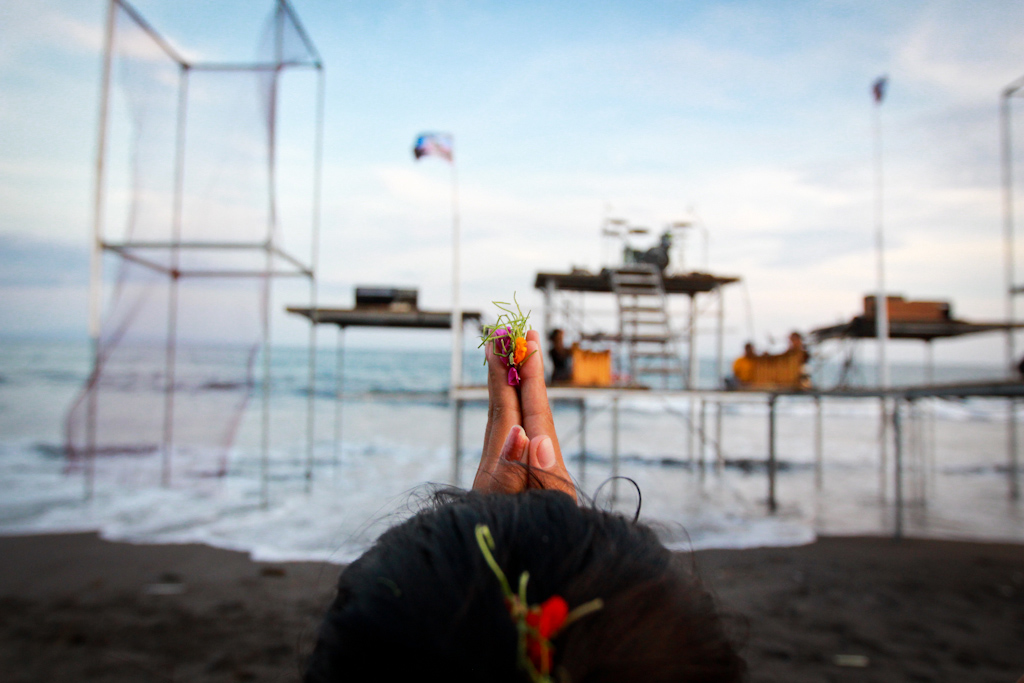 &#91;Galeri Foto&#93;: Plays On The Sea Tolak reklamasi Teluk Benoa