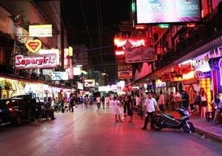 Sst, Ada Pasar Malam Khusus Dewasa di Patpong