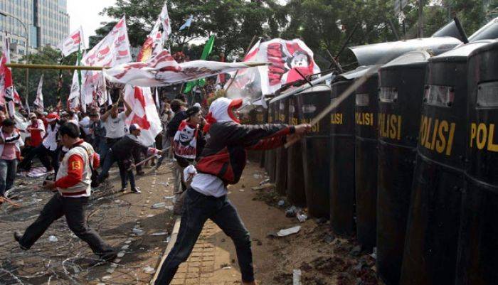 Prabowo dan Sandi Peserta Pemilu Terburuk Sepanjang Sejarah

