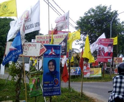 Menjaga kelestarian lingkungan saja tidak bisa apalagi kesejahteraan rakyat?
