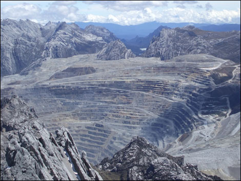 Keindahan Cartenz Pyramid di Papua