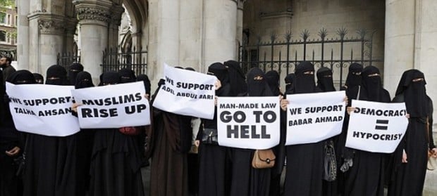 laaaa???Muslim faith schools are causing serious divisions in society