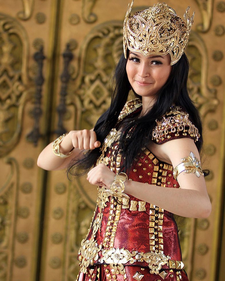 Foto Tiffany Jane, Pemain Sinetron Nyi Roro Kidul