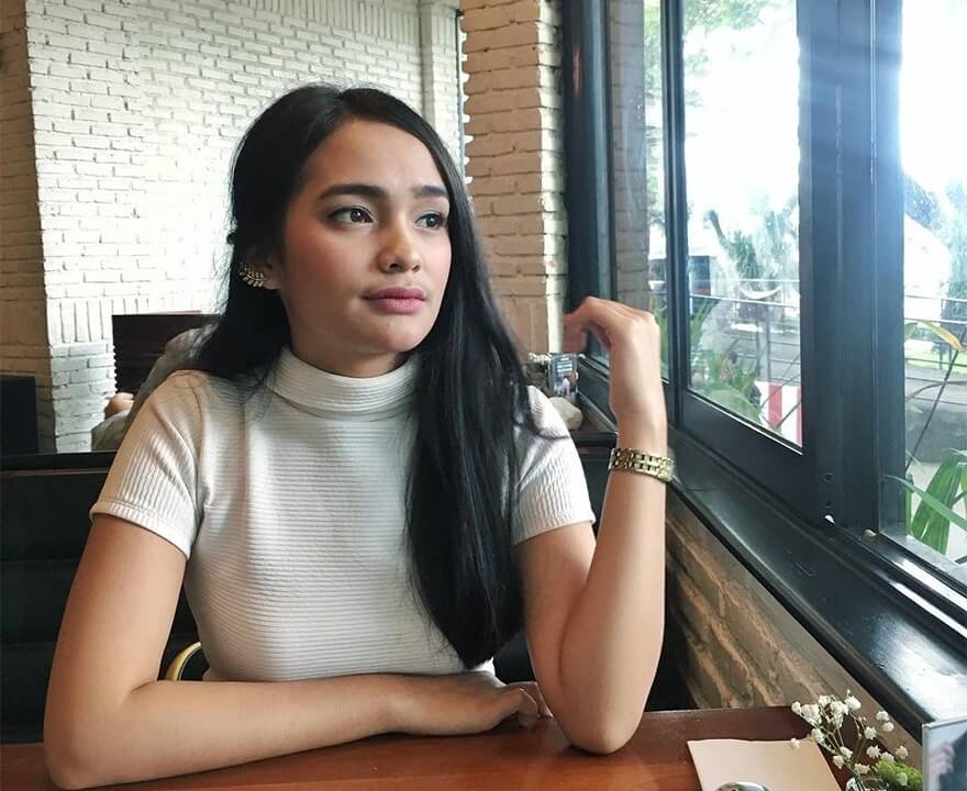 suka-game-online-ini-10-potret-artis-dan-model-gaby-marissa