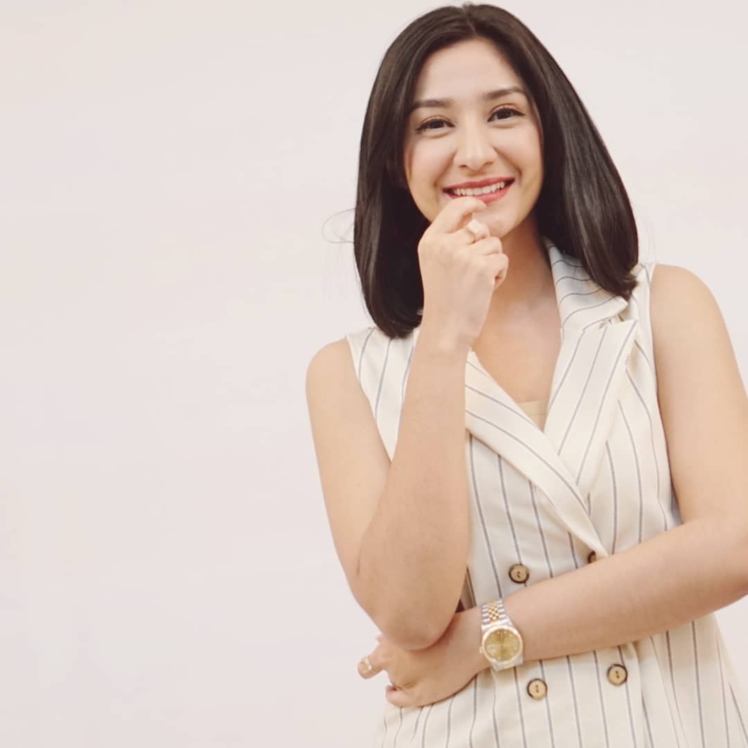 biodata-dan-profil-fanny-ghassani-co-host-hitam-putih
