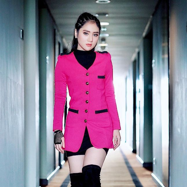 potret-bella-nova-pedangdut-muda-yang-nyanyikan-lagu-ikan-asin