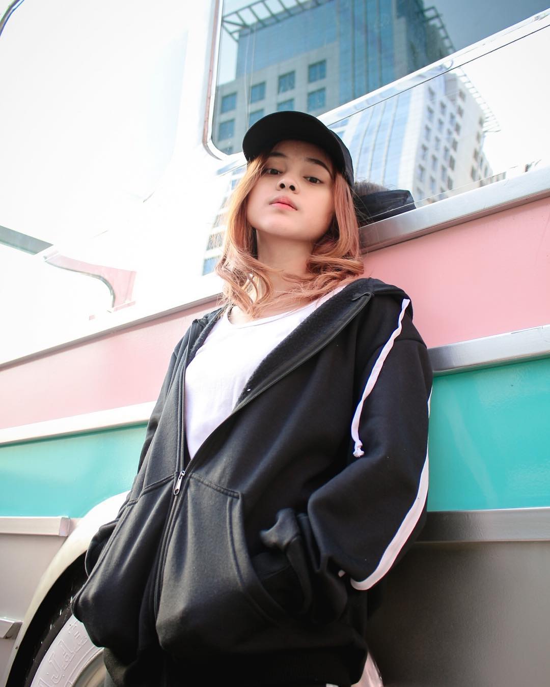 Potret Angel Lisandi Putri, Artis Pendatang Baru yang Suka Musik Korea