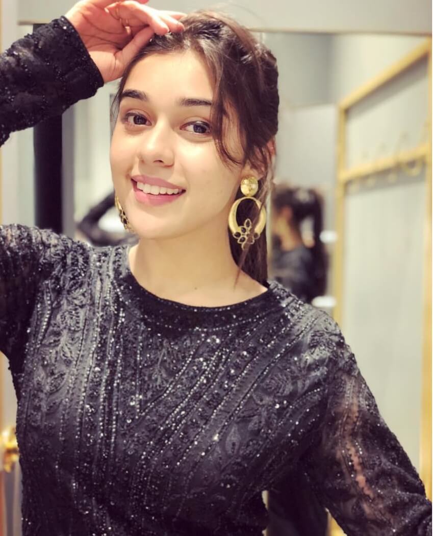 Potret Eisha Singh, Pemeran Zara di Drama Ishq Subhan Allah