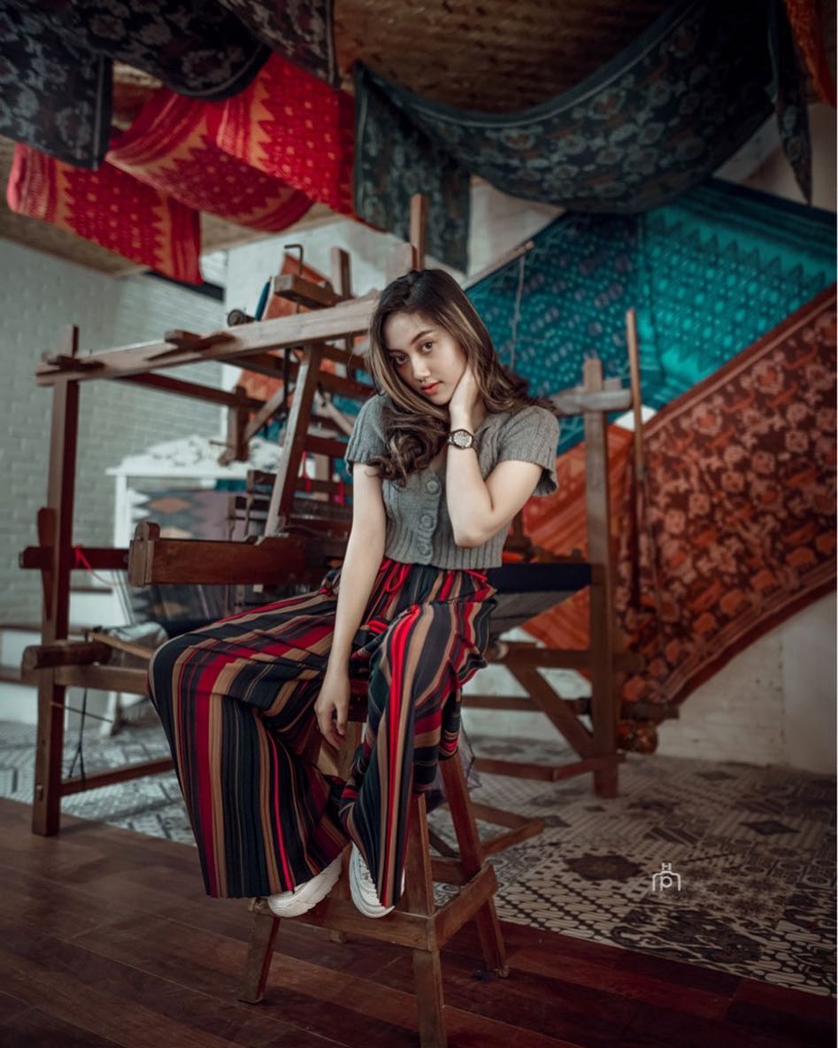 Potret Laxmi Darra, Artis Pendatang Baru yang Debut di Film Kutuk