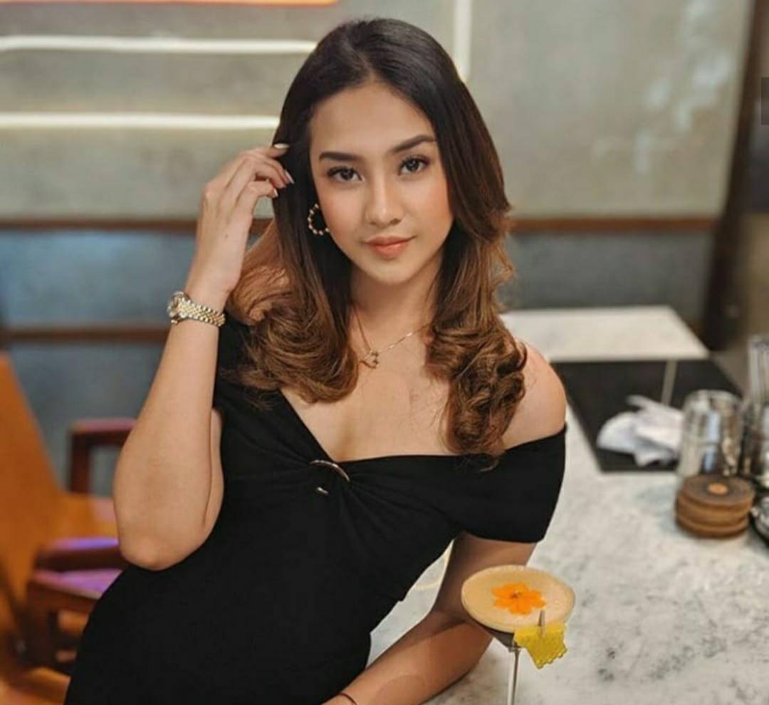 5 Pesona Anya Geraldine, Pemeran Fitri di Rembulan Tenggelam di Wajahmu