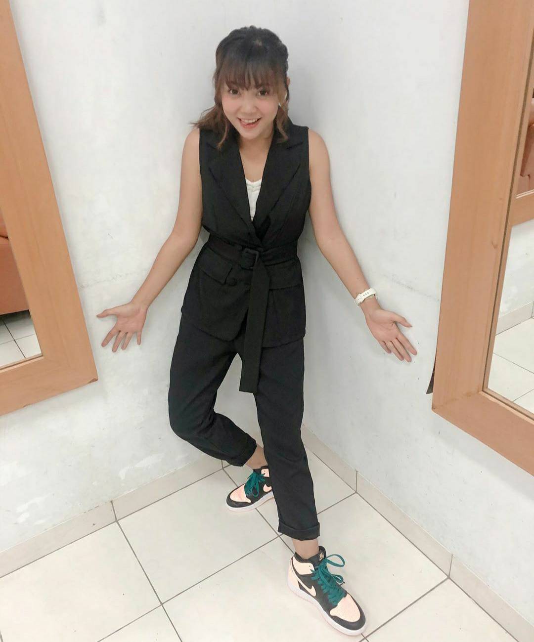 5 Pesona Tami Aulia, Penyanyi Asal Lombok Bersuara Merdu Viral di Youtube