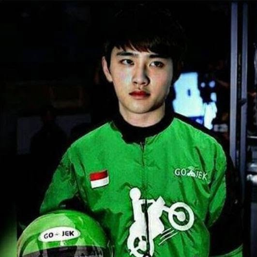 5 Foto Editan Idol KPop Jadi Driver Ojol, Bikin Cewek Mau Bonceng