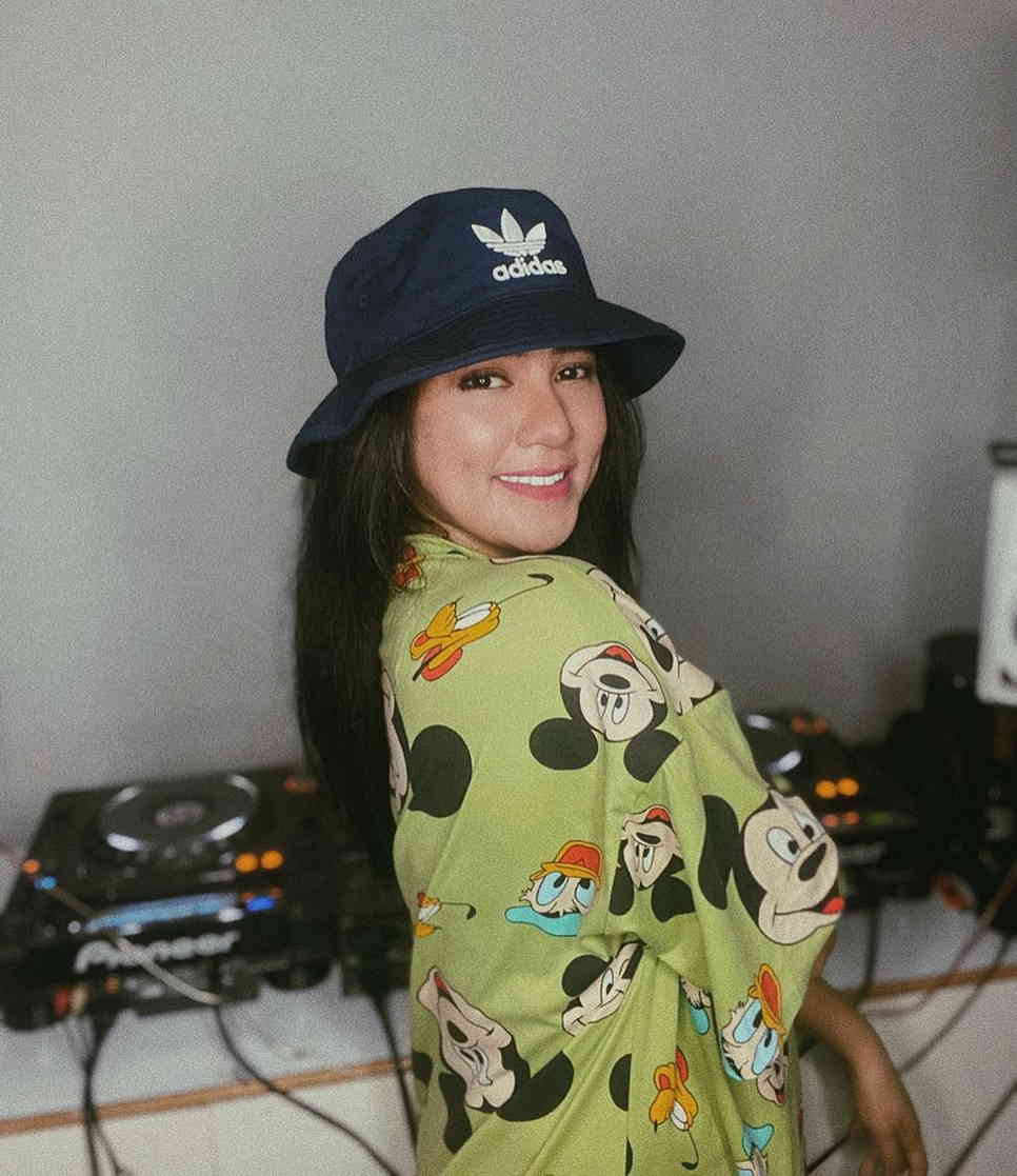 5 Potret DJ Maharanie, Kakak DJ Joana yang Gak Kalah Mempesona