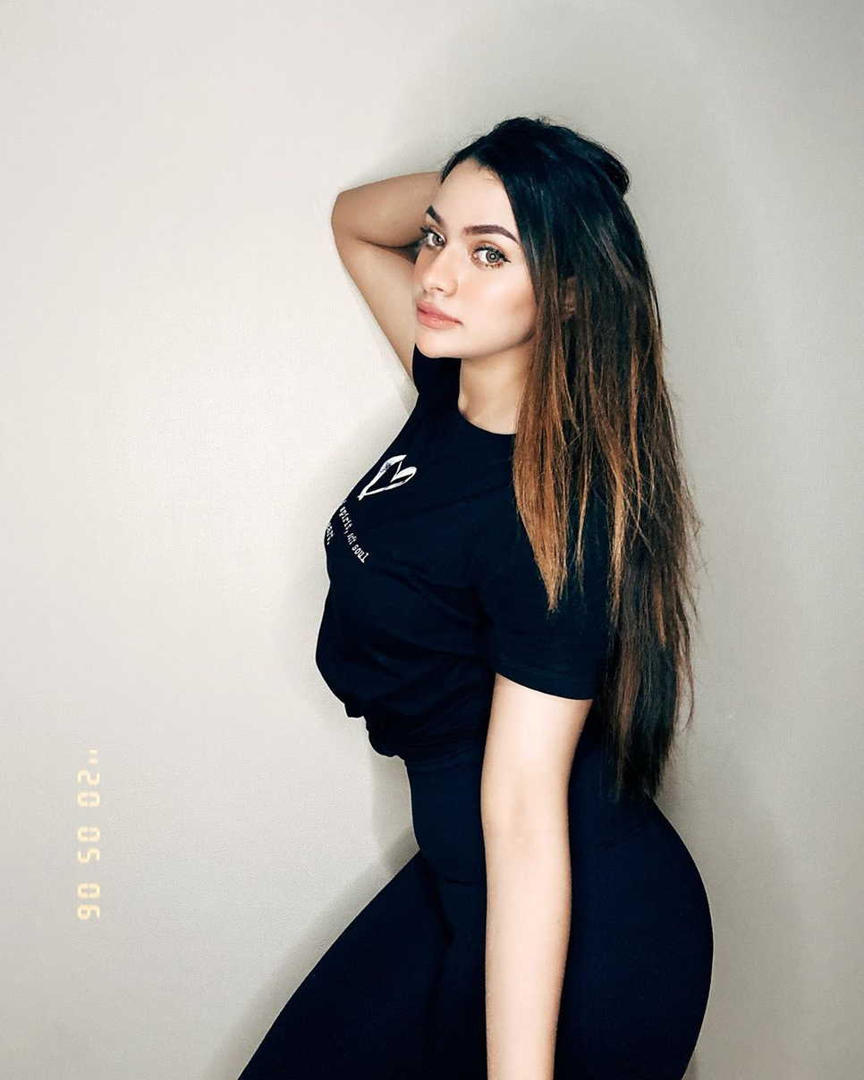 5 Potret Sarah Ahmad, Kekasih Pesepakbola Nurhidayat yang Blasteran Arab