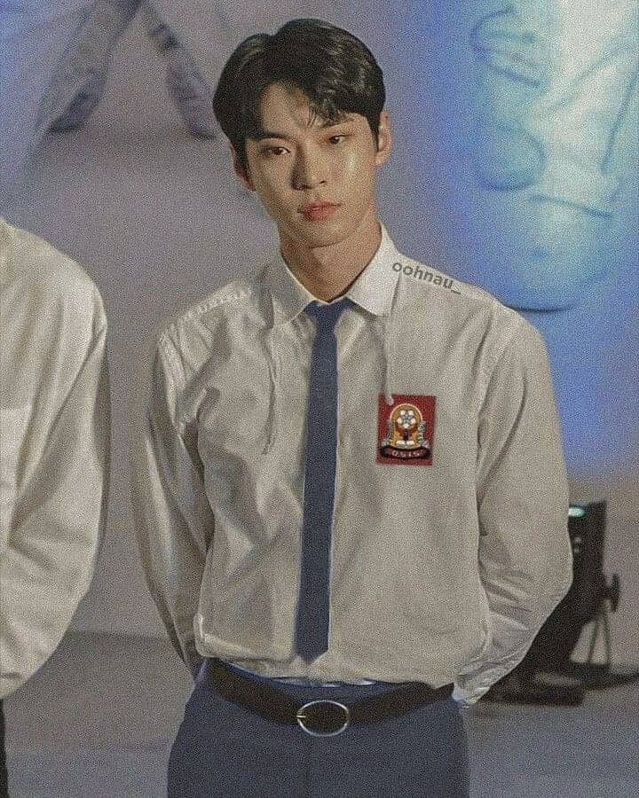 Bikin Pangling, 5 Potret Idol KPop Pakai Seragam SMA