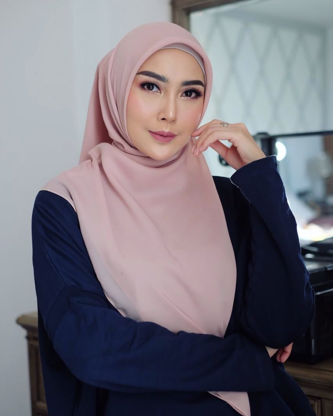 5 Selebriti Cantik Asal Palembang, Wajah Manisnya Bikin Cowok Jatuh Hati