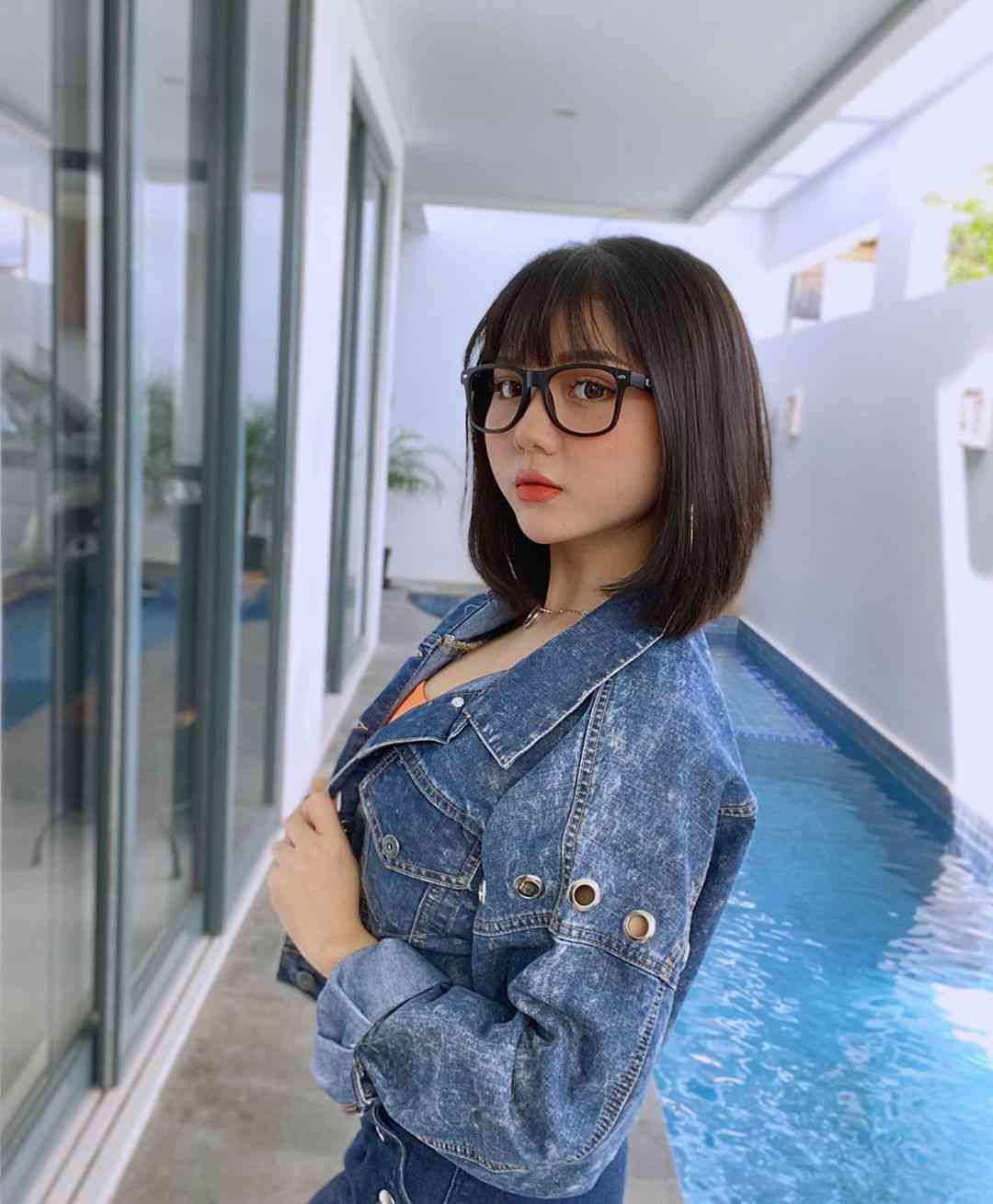 Punya Penghasilan Ratusan Juta, Ini 5 Sumber Duit Sarah Viloid