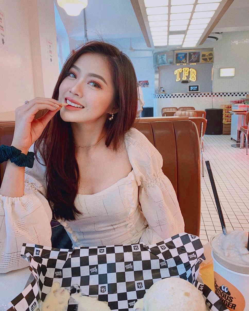 Makin Wow, 5 Gaya Menawan Danita Vinarosa Mantan Member Princess
