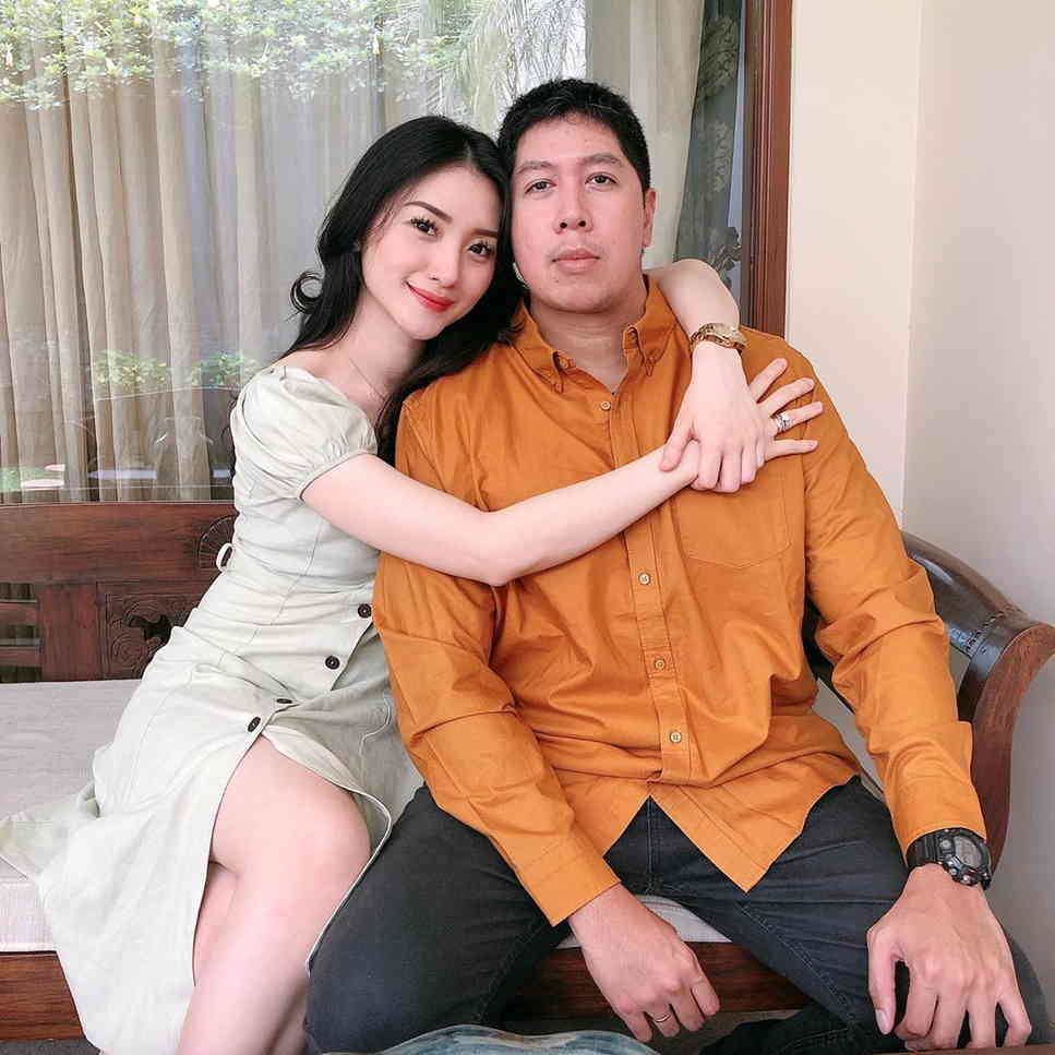 Sudah Menikah, 5 Potret Rachel Octavia yang Masih Mempesona Bak Remaja