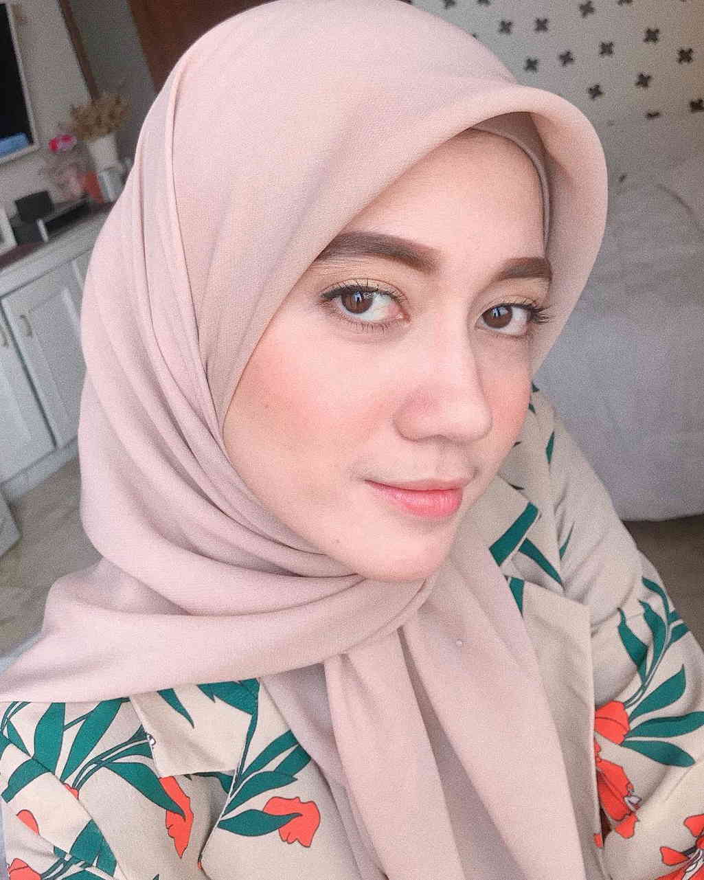 kini-berhijrah-5-potret-sindy-havresthino-eks-princess-bikin-pangling