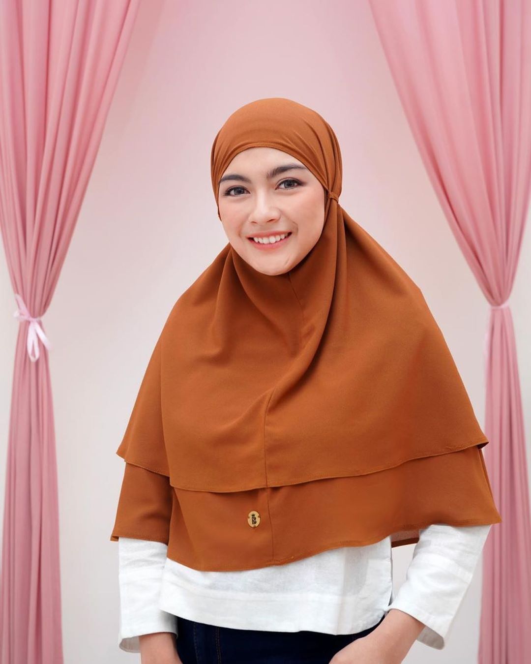 Kini Berhijab, Ini 5 Potret Vizza Dara yang Makin Adem