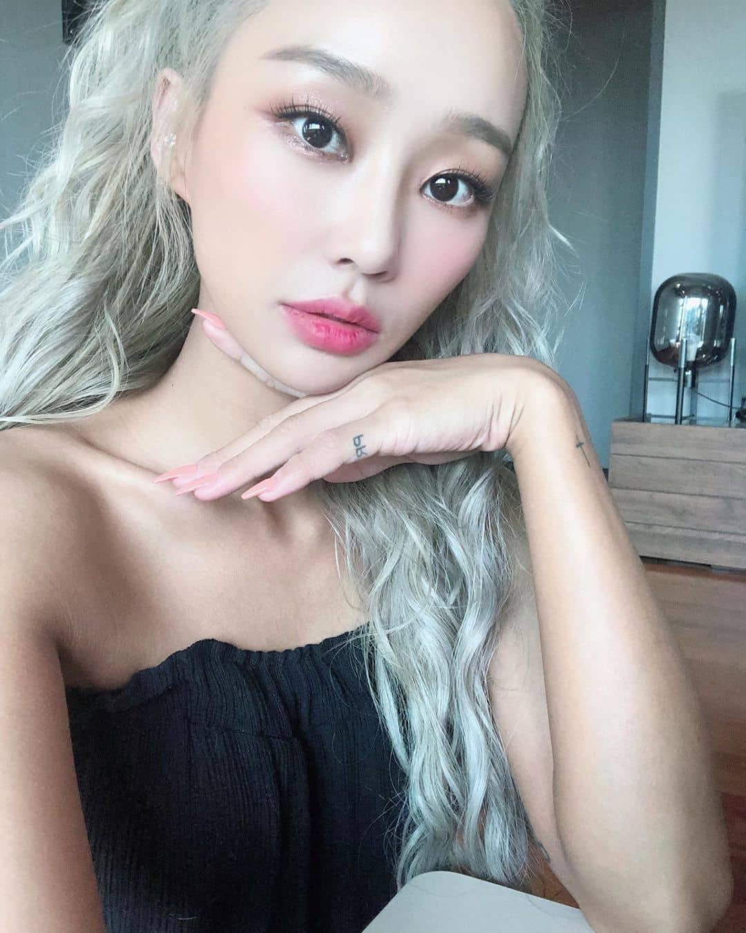 5 Idol KPop Ini Laris Manis Isi Lagu Soundtrack KDrama