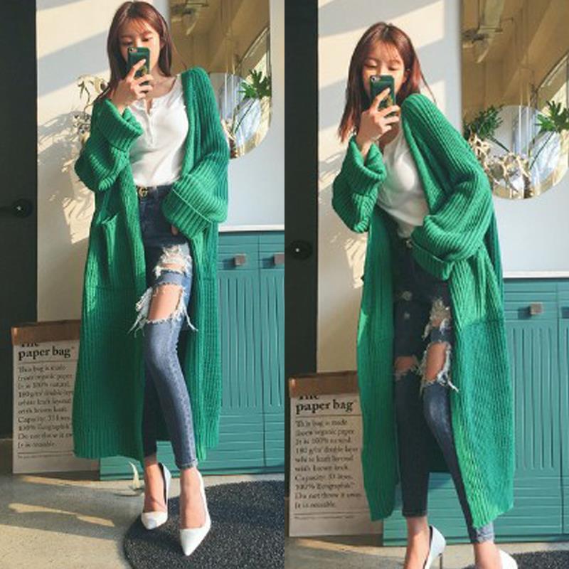 5 Inspirasi Berpakaian dengan Sweater, Cocok untuk Musim Dingin