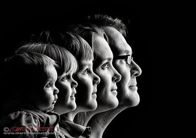 5 Inspirasi Gaya untuk Foto Keluarga, Makin Gaya Makin Seru